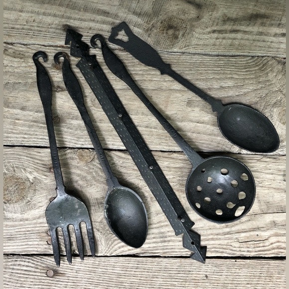 Cast Iron Cottagecore Black Iron Metal Spoons Fork Wall Decor Vintage - Picture 2 of 10